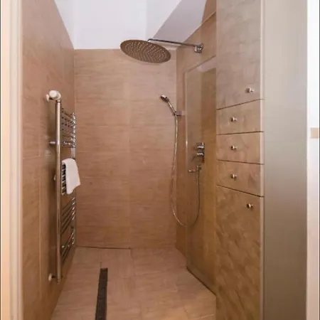 Rhea Loft Old Town Апартаменти *