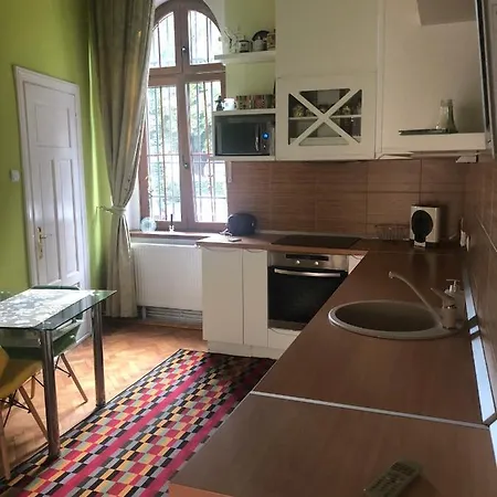 Апартаменти Rhea Loft Old Town