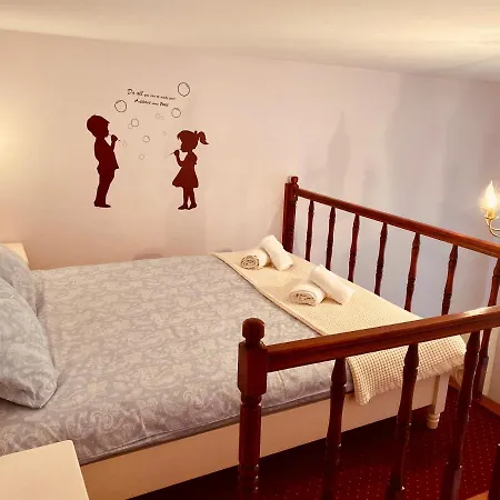 Rhea Loft Old Town Апартаменти Брашов
